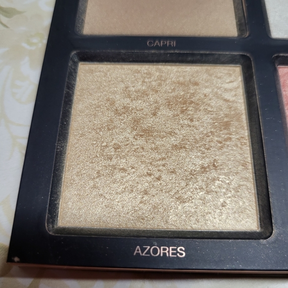 Huda Beauty Pink Sands Highlighter Palette - Picture 11 of 12